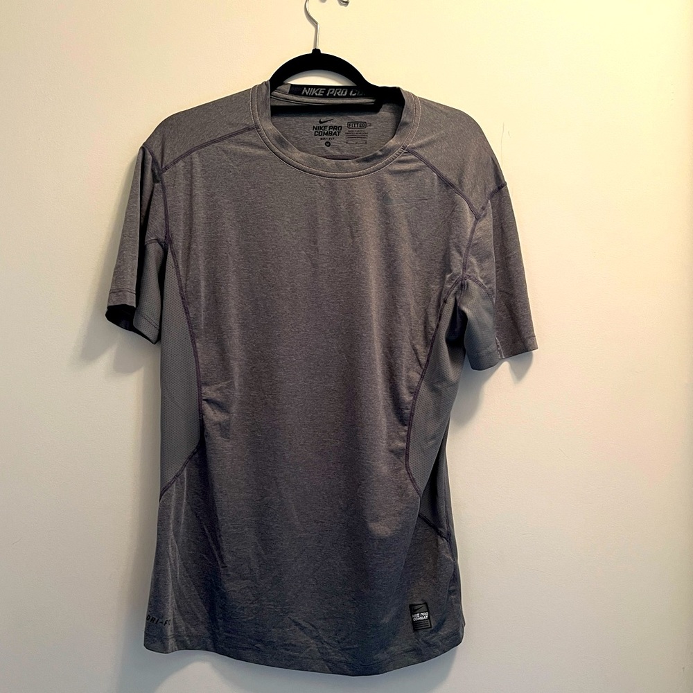Nike Pro Combat Men’s athletic T-Shirt, Size M, Grey